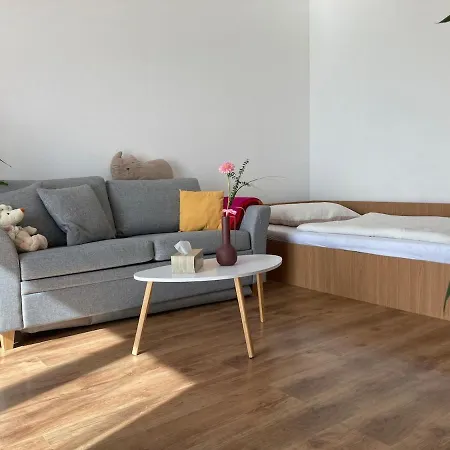 Апартаменты Cozy Close To The Centre