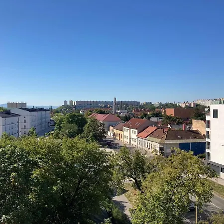 Апартаменты Cozy Close To The Centre *